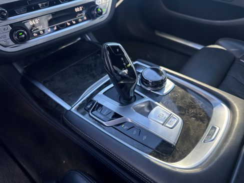 Used 2017 BMW 750i xDrive image 12