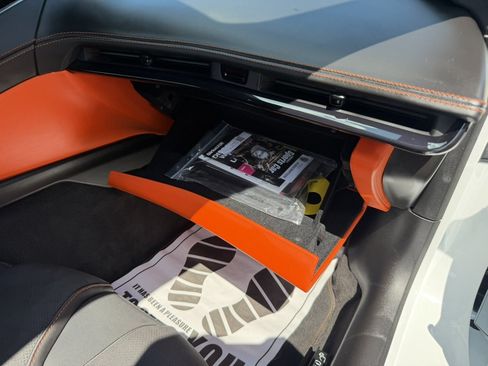 Used 2025 Chevrolet Corvette Stingray Premium Conv w/ Z51 Performance Package RWD image 36