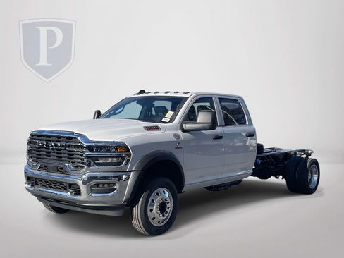 New 2026 RAM 5500 Tradesman w/ Chrome Appearance Group AWD/4WD image 4