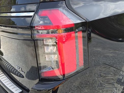 New 2026 Nissan Armada SL w/ Captain's Chari Seat Package image 11