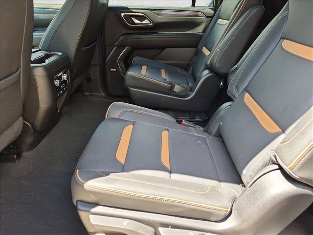 Used 2024 GMC Yukon XL AT4 w/ Technology Package AWD/4WD image 19