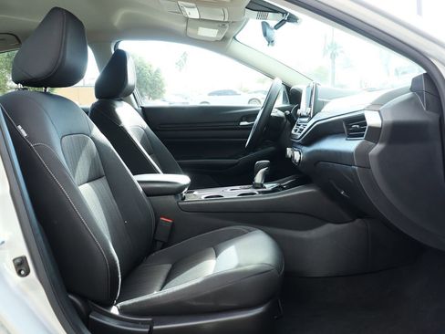 Used 2024 Nissan Altima 2.5 SV image 34