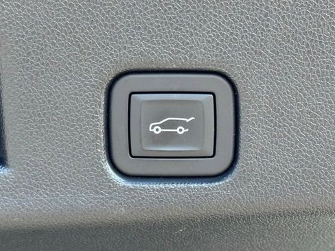 Used 2024 Chevrolet Traverse RS w/ LPO, Floor Liner Package image 40