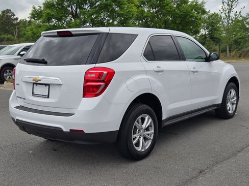 Used 2017 Chevrolet Equinox LS image 7
