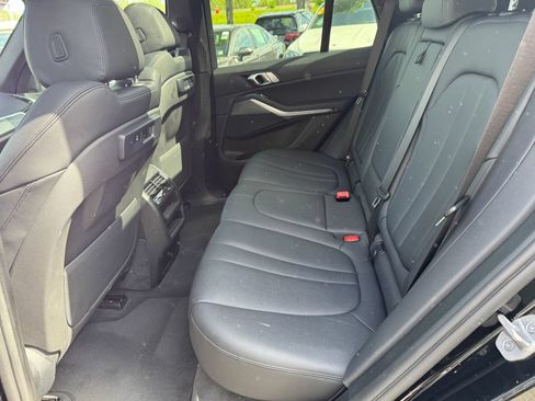Used 2022 BMW X5 xDrive40i w/ Parking Assistance Package AWD/4WD image 36
