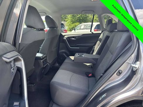 Used 2020 Toyota RAV4 XLE AWD/4WD image 23