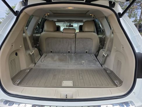 Used 2014 Nissan Pathfinder Platinum w/ Platinum Premium Package FWD image 19