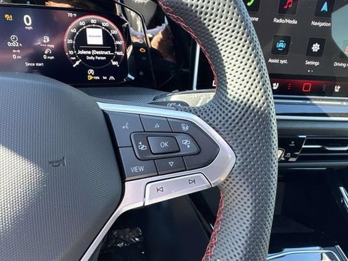 New 2026 Volkswagen GTI SE FWD image 8