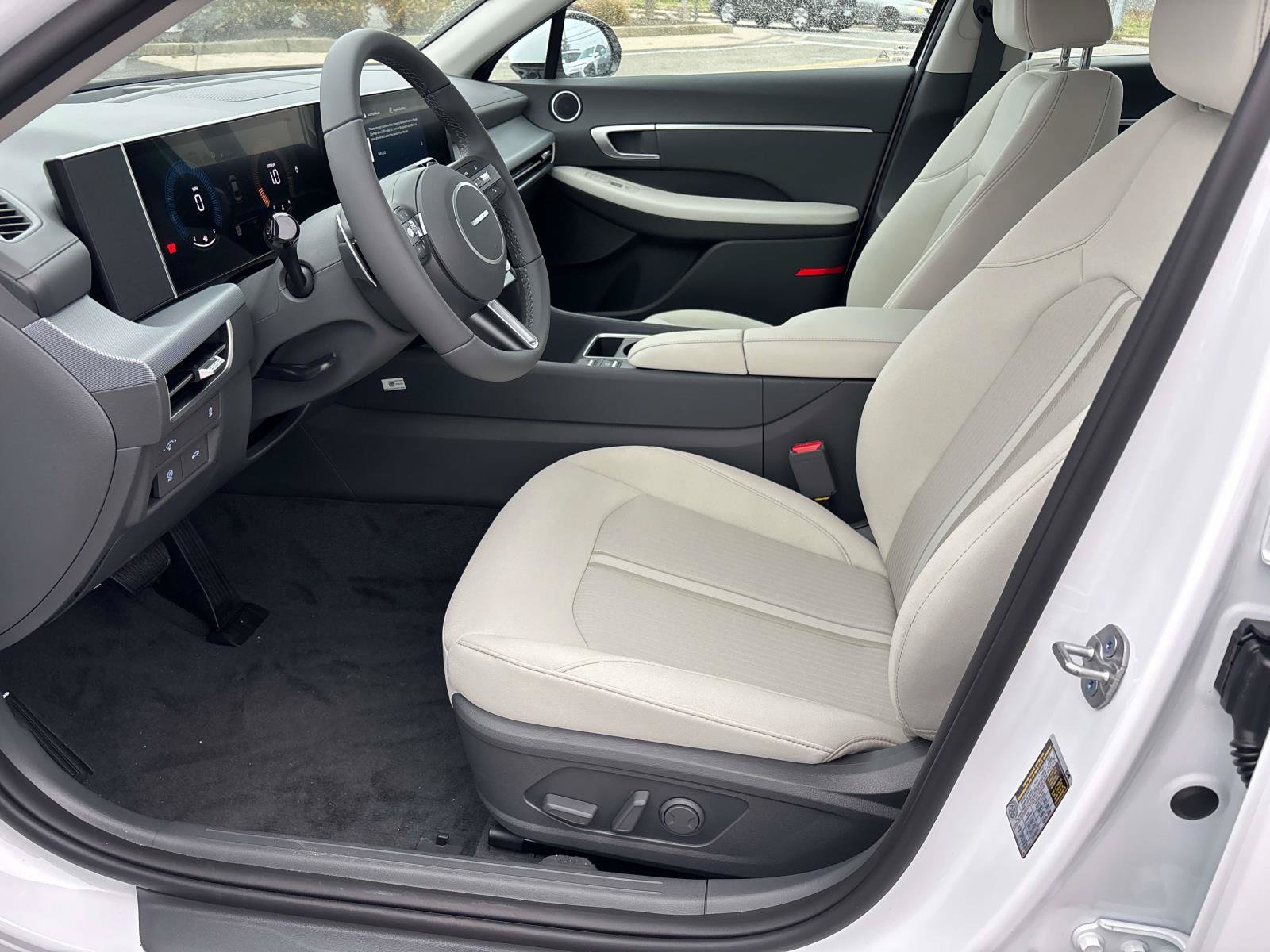 Certified 2026 Hyundai Sonata SEL FWD image 4
