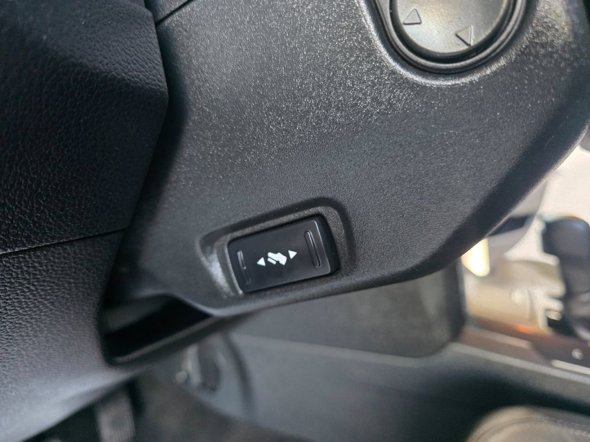 Used 2017 Ford Explorer Limited FWD image 17