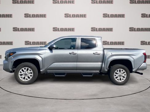 Used 2024 Toyota Tacoma SR5 AWD/4WD image 2