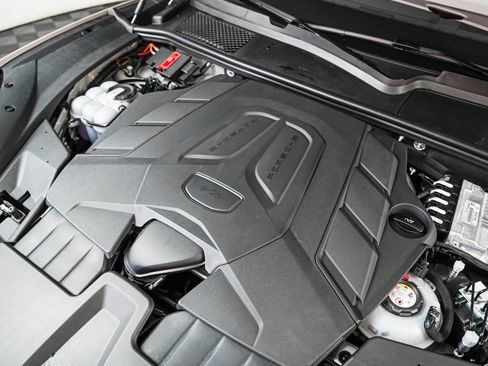 New 2026 Porsche Cayenne E-Hybrid image 12