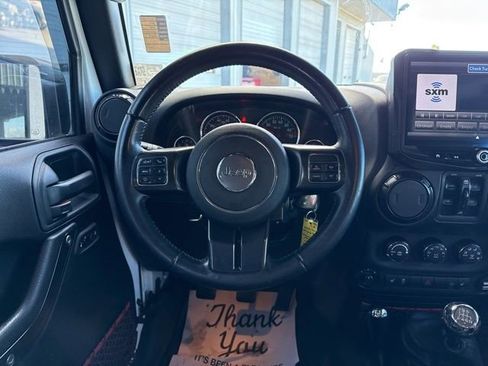 Used 2017 Jeep Wrangler Unlimited Rubicon image 22