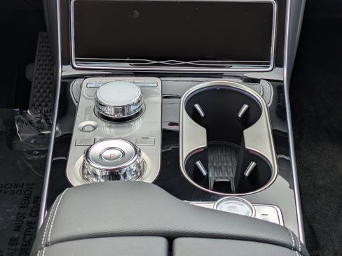 Used 2026 Genesis GV80 2.5T RWD image 18