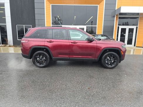 New 2026 Jeep Grand Cherokee Altitude AWD/4WD image 7