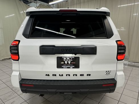 Used 2025 Toyota 4Runner SR5 AWD/4WD image 6