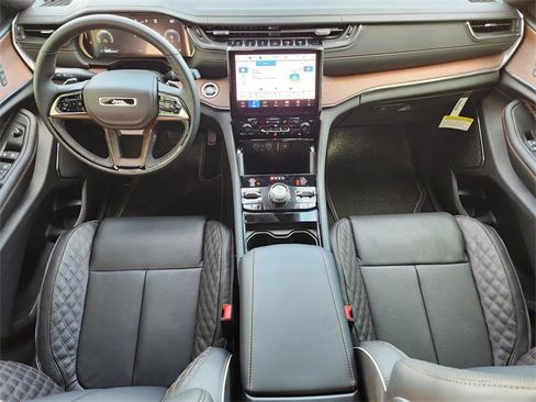 New 2025 Jeep Grand Cherokee Summit image 18