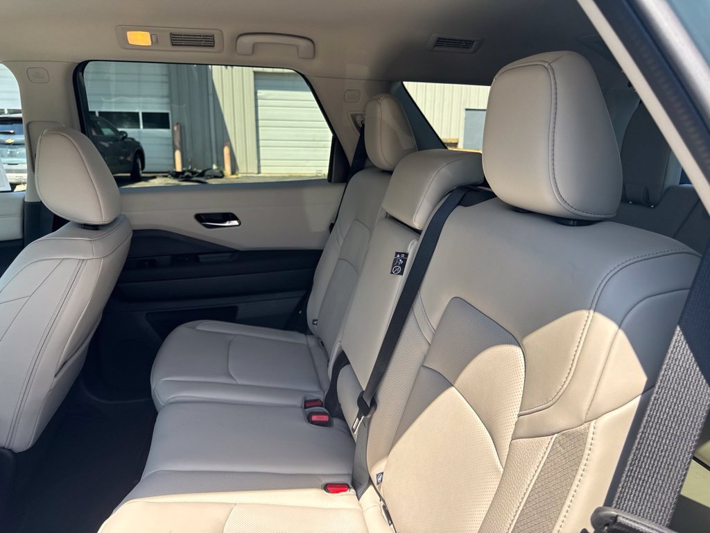 New 2026 Nissan Pathfinder SL FWD image 14