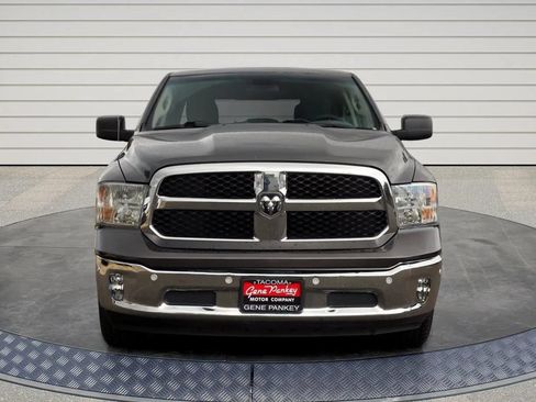 Used 2017 RAM 1500 Classic SLT AWD/4WD image 2