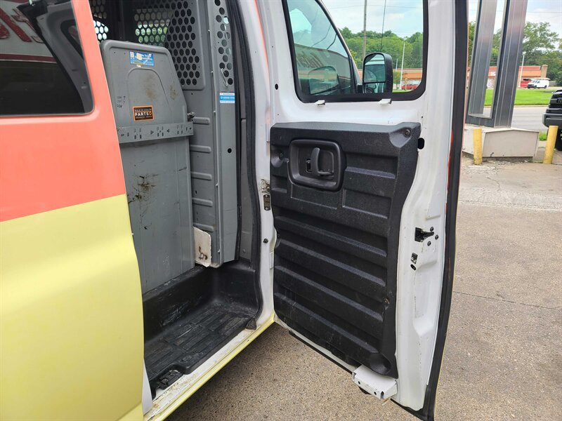 Used 2016 GMC Savana 2500 Extended RWD image 14