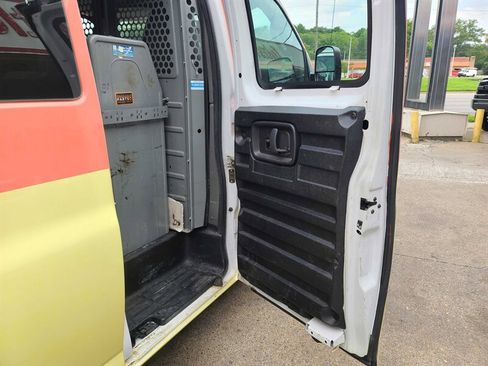 Used 2016 GMC Savana 2500 Extended image 14