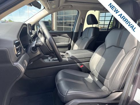 Used 2025 Honda Pilot Touring image 17