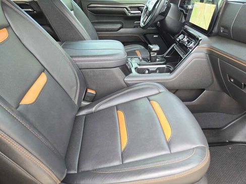 Certified 2024 GMC Sierra 1500 AT4 w/ AT4 Preferred Package AWD/4WD image 15