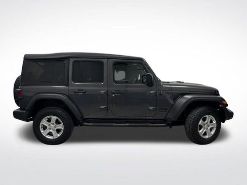 Used 2022 Jeep Wrangler Unlimited Sport image 2