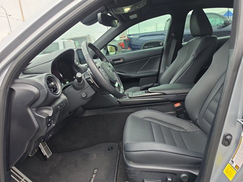 Used 2023 Lexus IS 500 RWD image 10