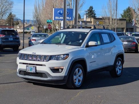 Used 2017 Jeep Compass Latitude w/ Popular Equipment Group image 9