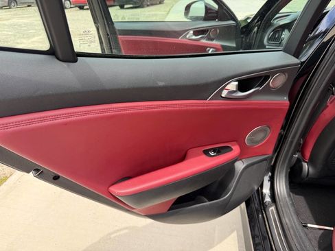 Used 2018 Kia Stinger GT1 RWD image 22