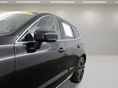 Certified 2023 Volvo XC60 B5 Ultimate w/ Climate Package image 32