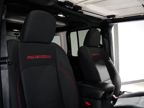 Used 2018 Jeep Wrangler Unlimited Rubicon image 16
