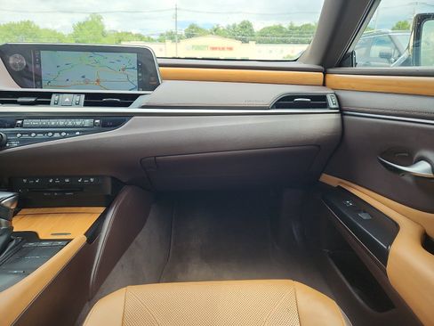 Used 2019 Lexus ES 300h FWD image 11