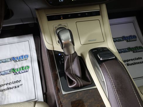 Used 2016 Lexus ES 300h w/ Luxury Package w/Wood Trim FWD image 39
