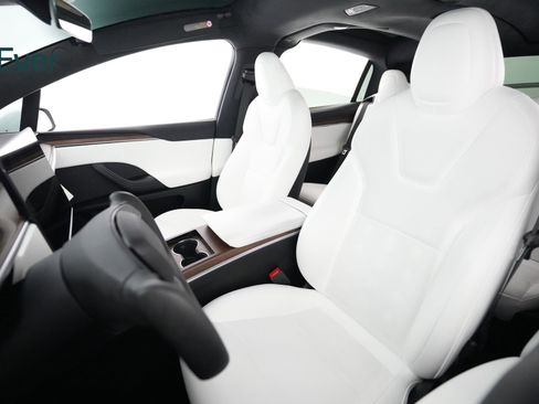 Used 2023 Tesla Model X AWD/4WD image 4