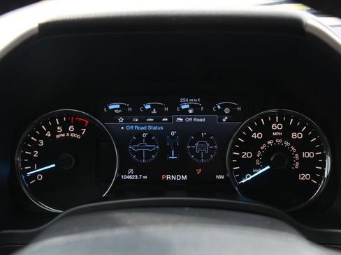Used 2018 Ford F150 Lariat w/ Equipment Group 502A Luxury AWD/4WD image 16