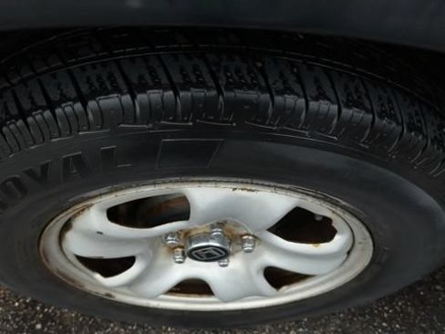 Used 2016 Honda CR-V LX image 9