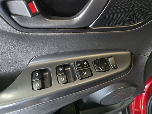 Used 2019 Hyundai Kona SE AWD/4WD image 17