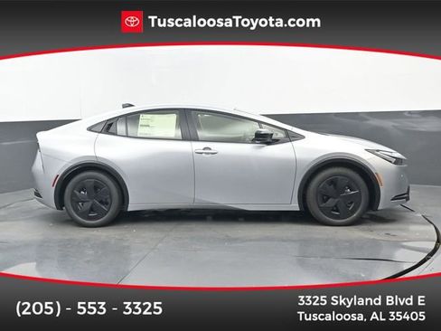 New 2026 Toyota Prius LE image 1