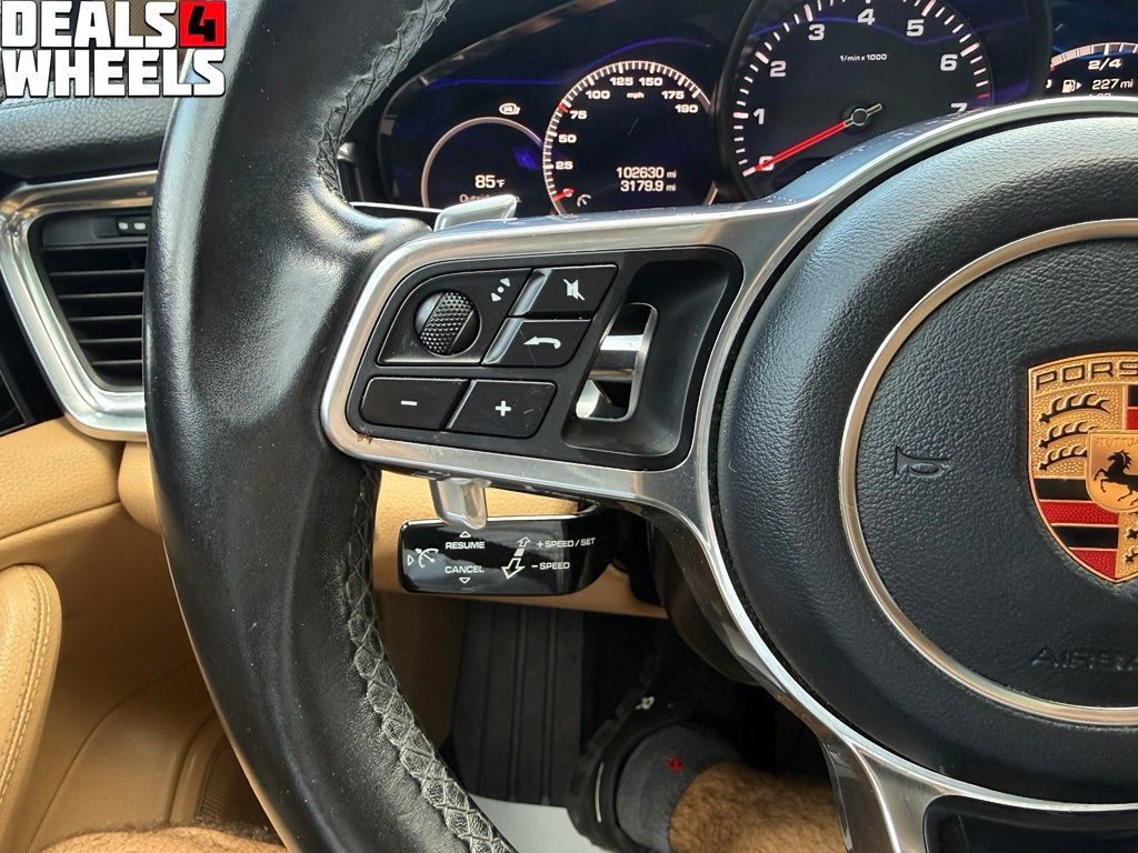 Used 2018 Porsche Panamera RWD image 21