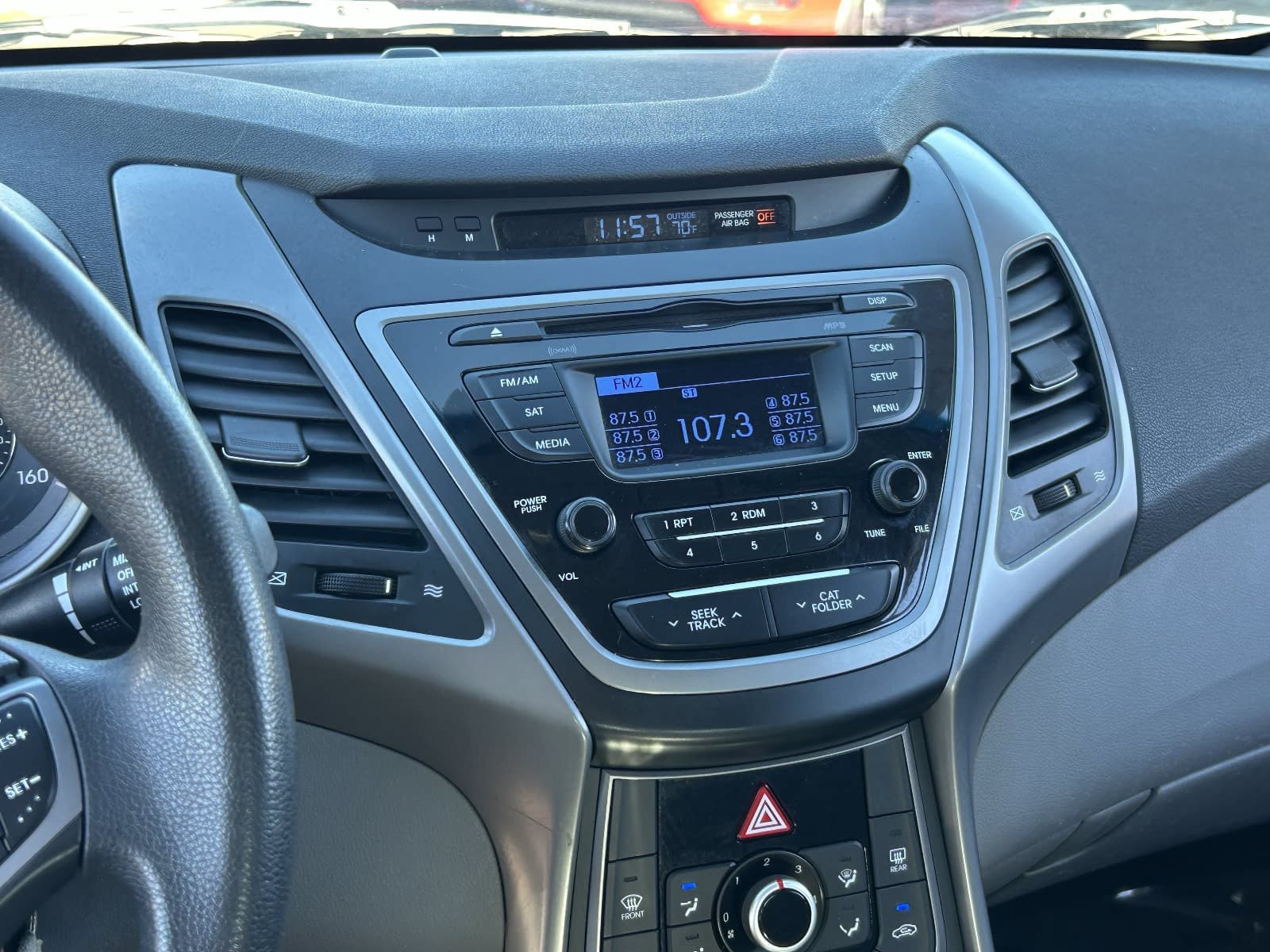 Used 2015 Hyundai Elantra SE FWD image 30