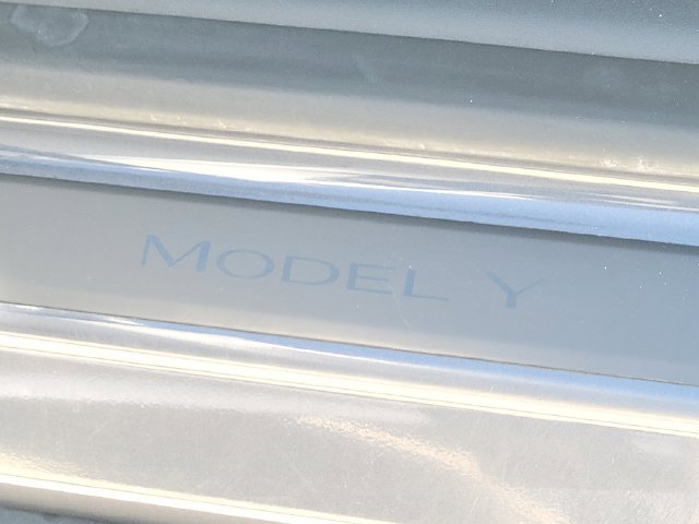 Used 2023 Tesla Model Y Long Range AWD/4WD image 17