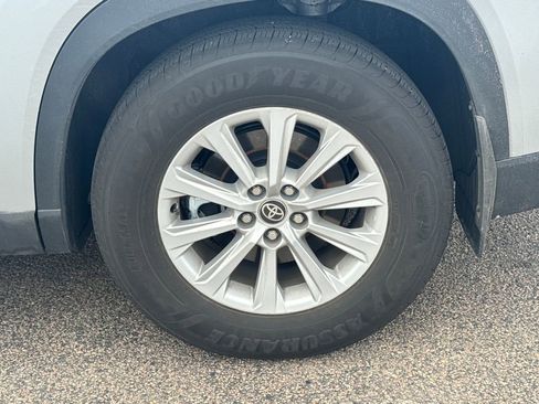 Used 2026 Toyota Grand Highlander XLE image 43