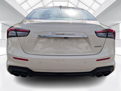 Used 2022 Maserati Ghibli Modena image 6