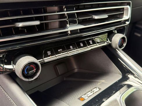 New 2026 Chevrolet Traverse High Country FWD image 26