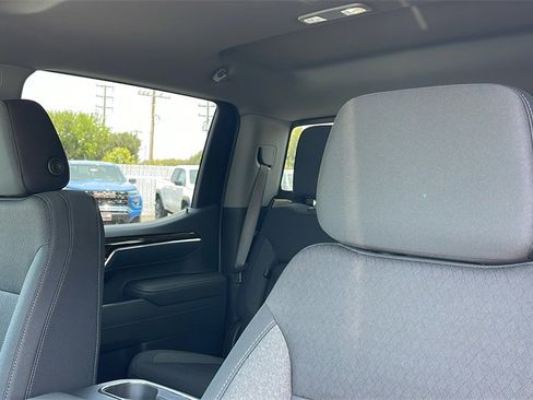 New 2025 GMC Sierra 1500 Elevation image 12