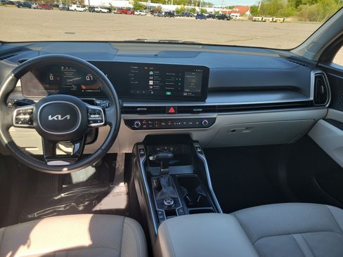 Used 2024 Kia Sorento S w/ Panoramic Sunroof Package FWD image 19