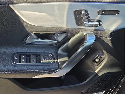 Used 2021 Mercedes-Benz CLA 250 4MATIC image 13