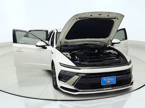 Used 2025 Hyundai Sonata SEL FWD image 9